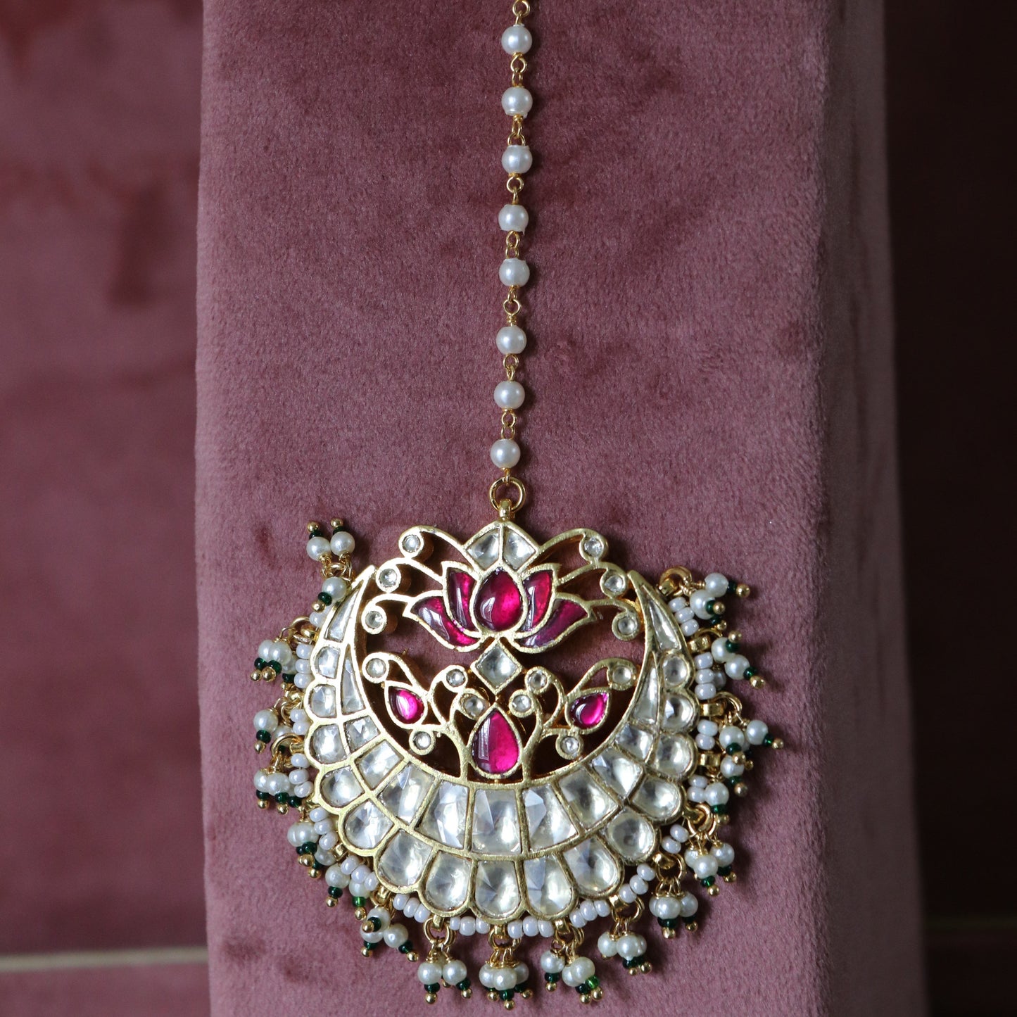 WHITE KUNDAN TIKKA-MT1272