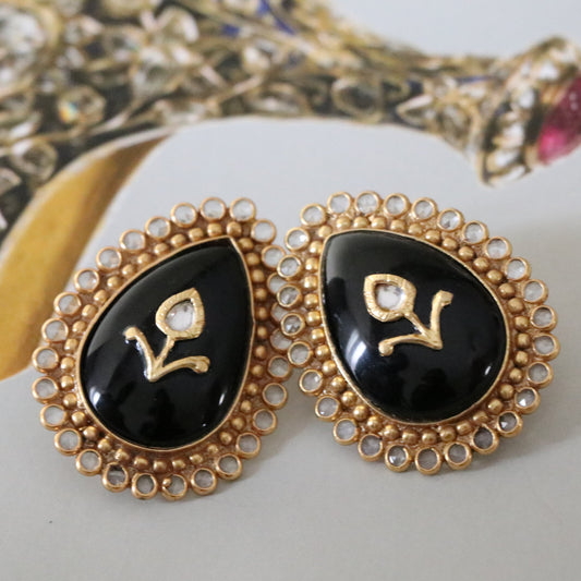 KAMALA BLACK STUDS-ER1272