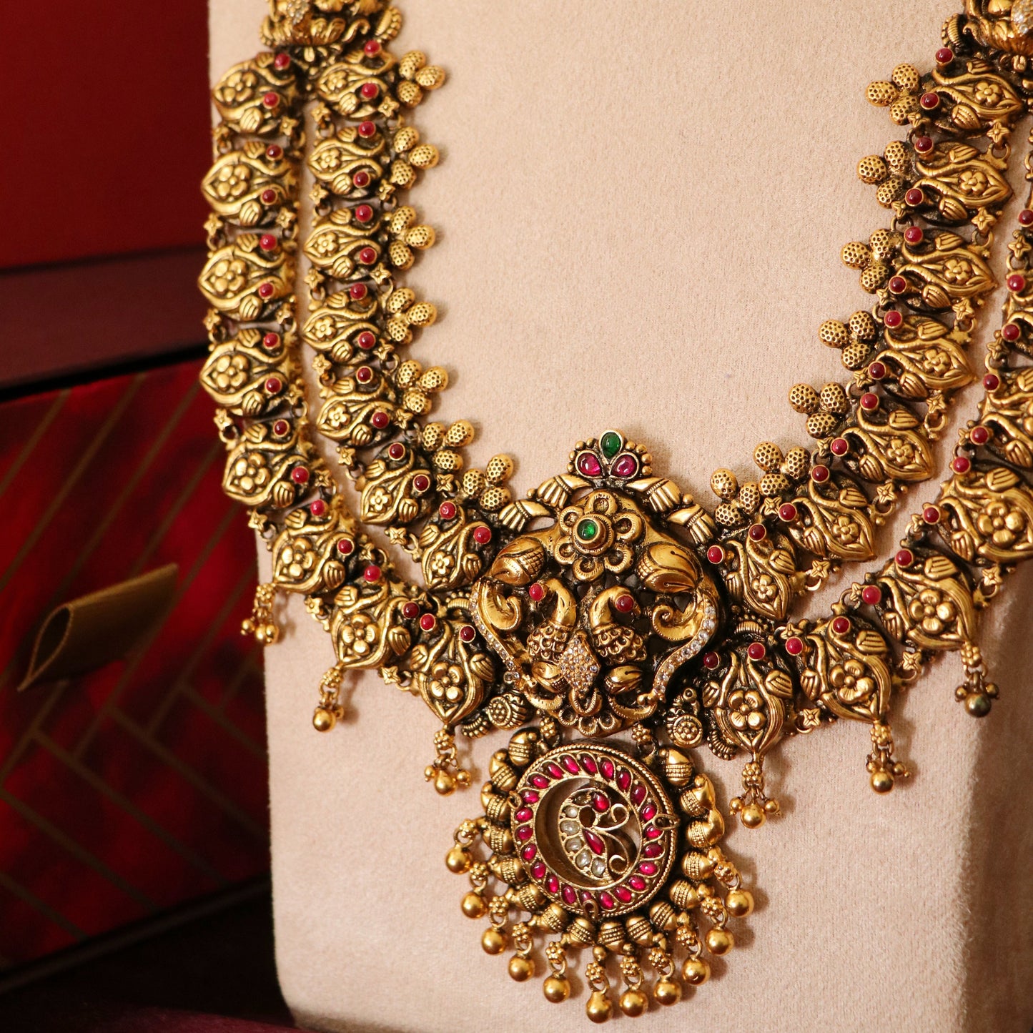 MALINI DOUBLE LAYER  TRADITIONAL HAARAM-NEK1222