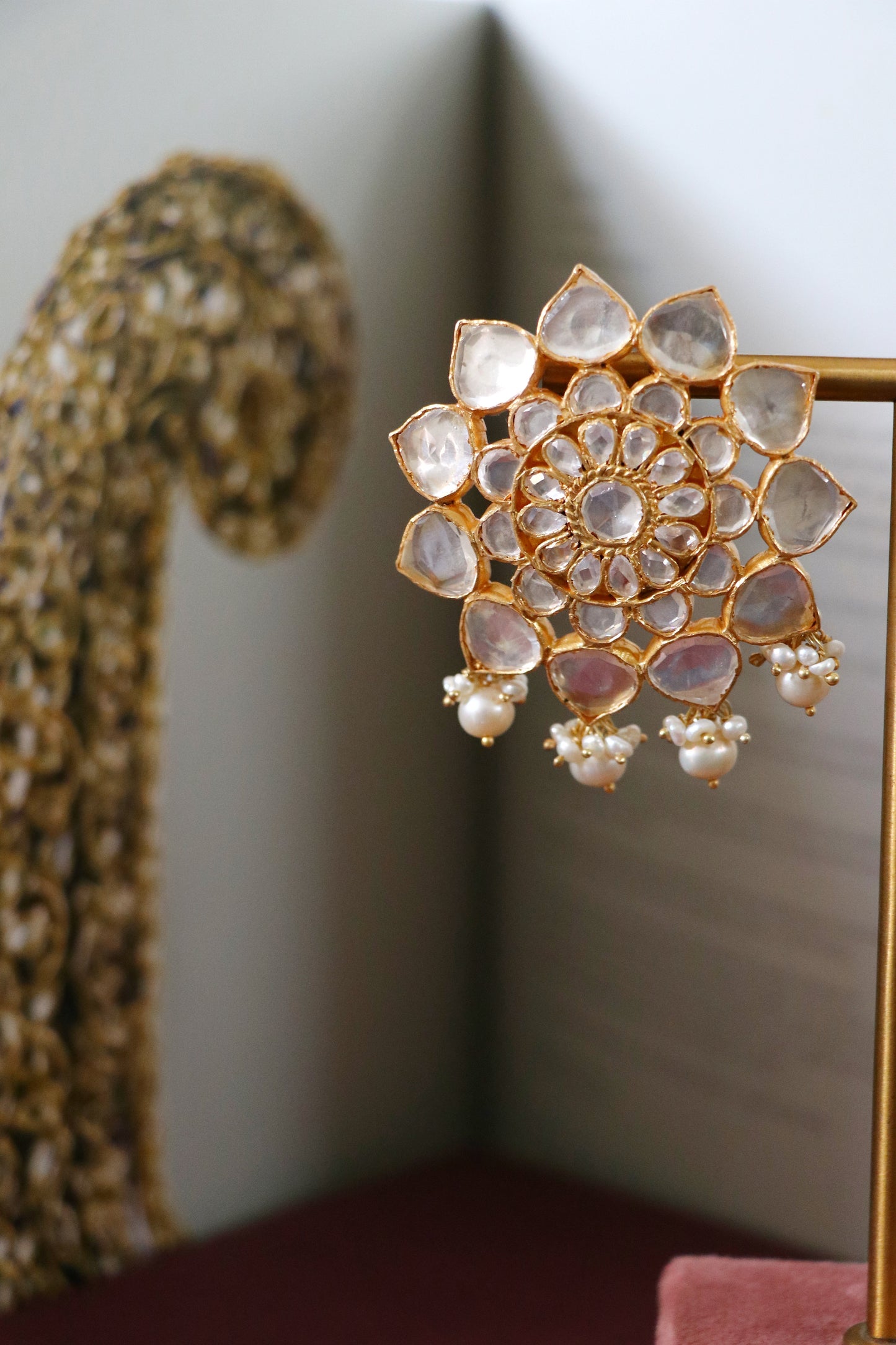 BADRIYA FLOWER SHAPE KUNDAN STUDS