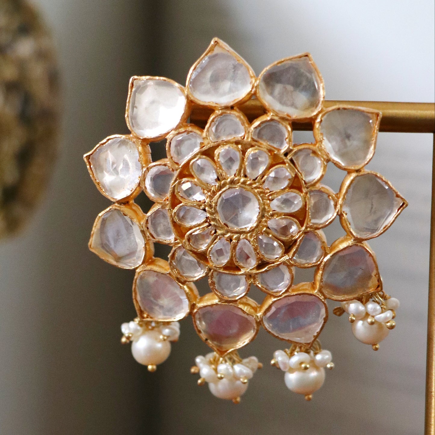 BADRIYA FLOWER SHAPE KUNDAN STUDS-ER2309