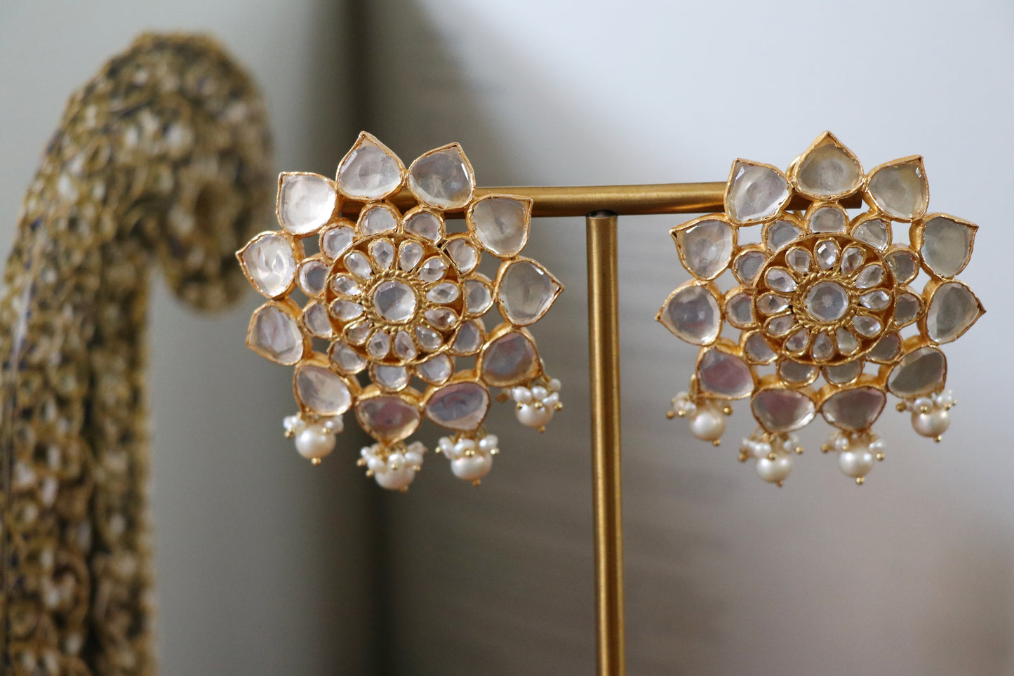BADRIYA FLOWER SHAPE KUNDAN STUDS