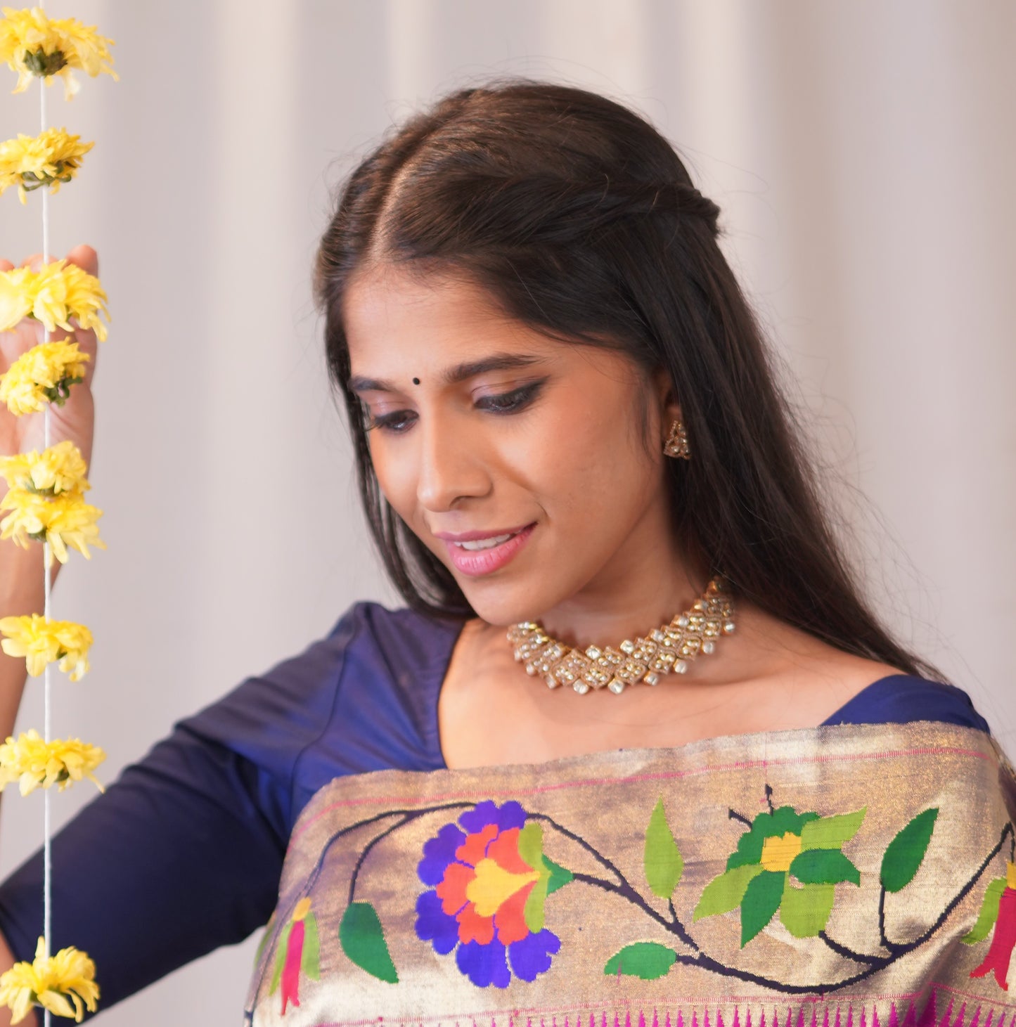 WHITE KUNDAN CHOKER