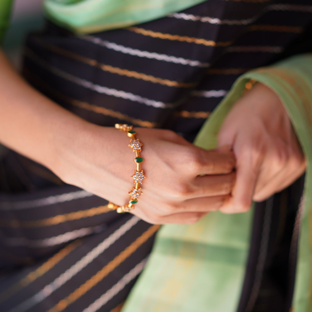 GREEN STONE ZIRCON FLOWERS BANGLE-BN1112