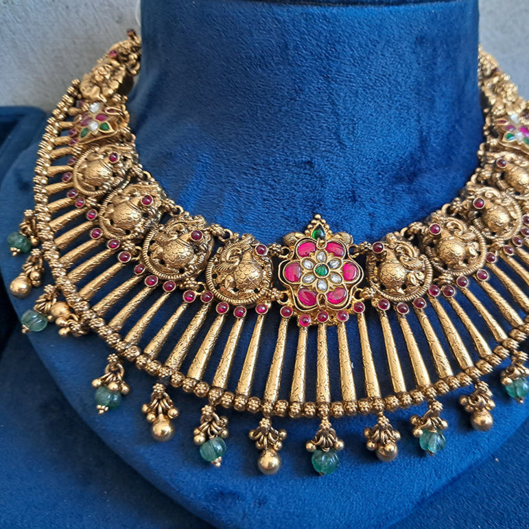 BRIDAL WEAR SHORT NECKLACE.