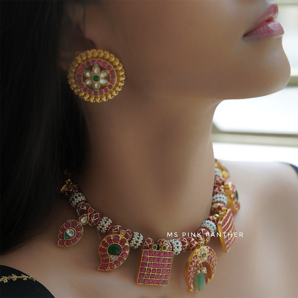 KUNDAN THREAD NECKLACE WITH MANGO AND CHAND MOTIF