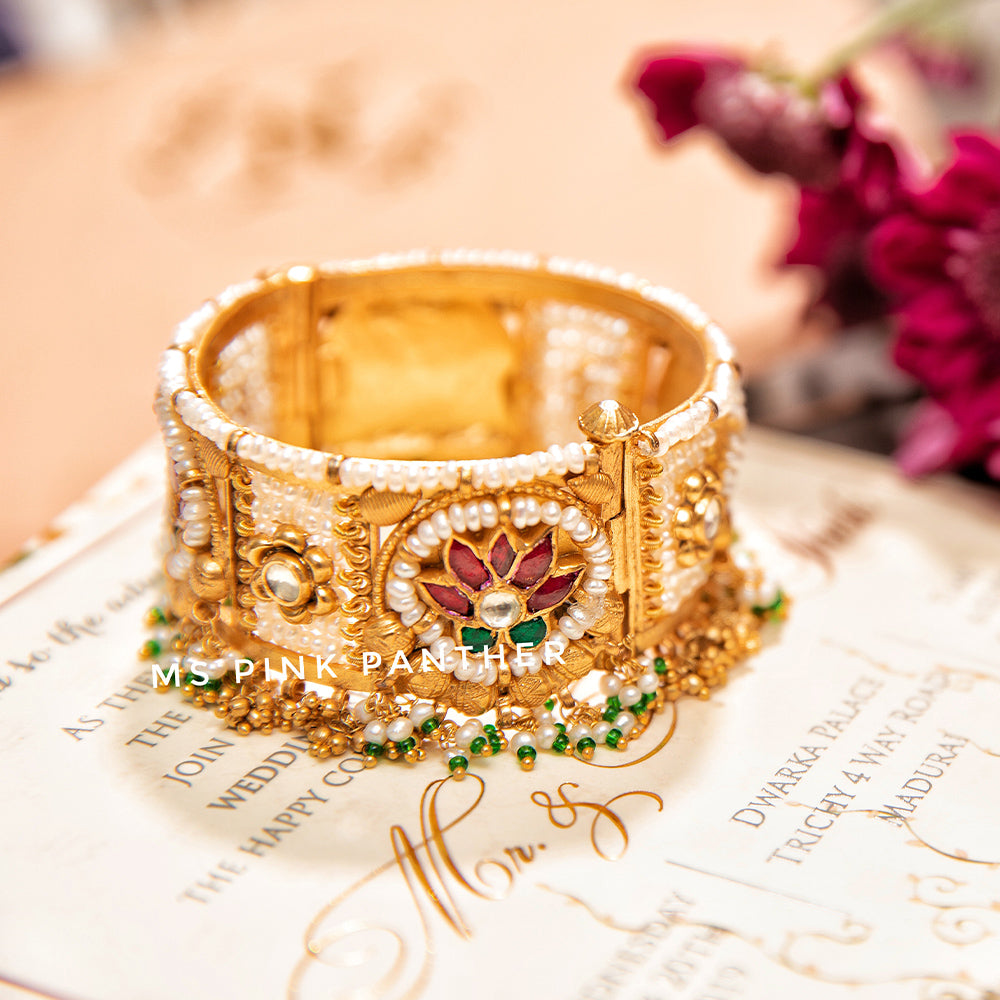 FUSION LOOK SINGLE BANGLE WITH PEARL HANGINGS-BN1012