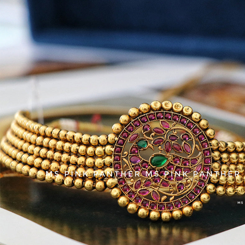 ANTIQUE CHOKER WITH PEACOCK MOTIF.