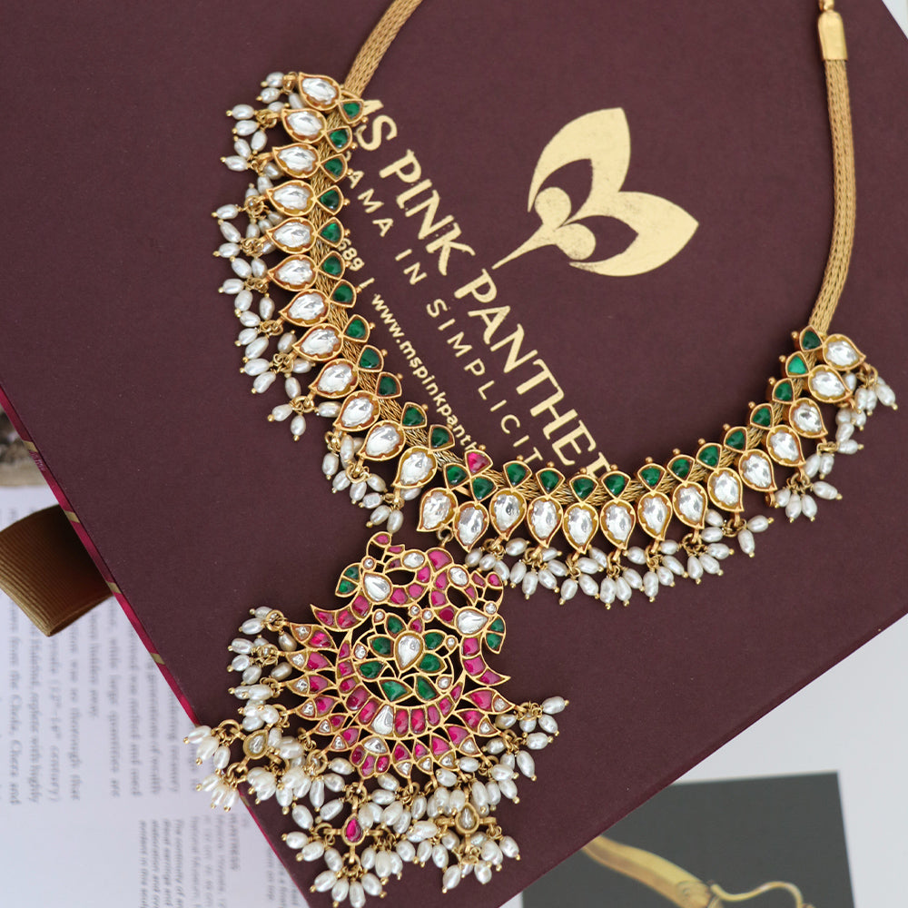 TRADITIONAL LOOK  KUNDAN NECKLACE.