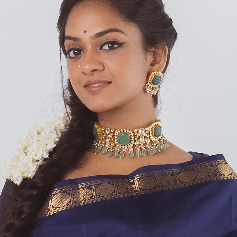KUNDAN LOOK STONES CHOKER AND EARRINGS.