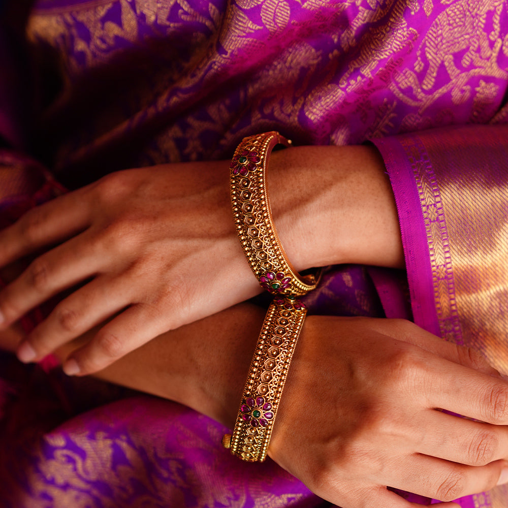 FANCY BANGLES