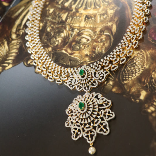 WHITE STONE MID HAARAM-NEK2417