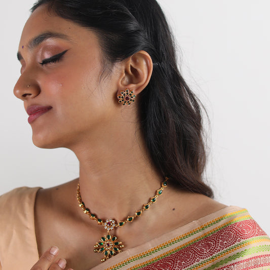 Simple green stone necklace