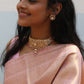 MOISSANITE LOOK RICE SHAPED PEARLS CHOKER WITH ALLOY EARRINGS.
