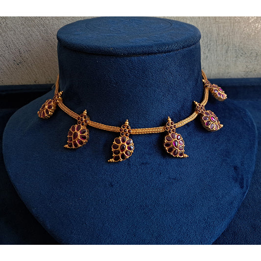 TRADITIONAL WEAR SHORT NECKLACE.